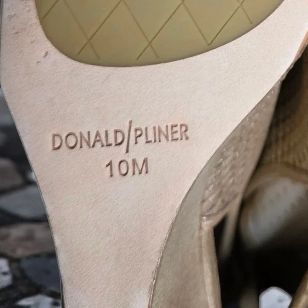 Donald J. Pliner these wedges